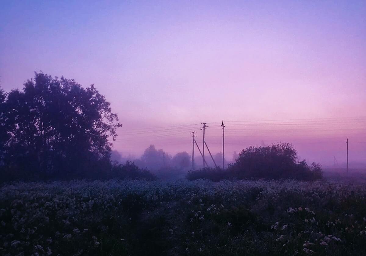 手机游戏的城市夜景：在指尖点亮的日常乐章